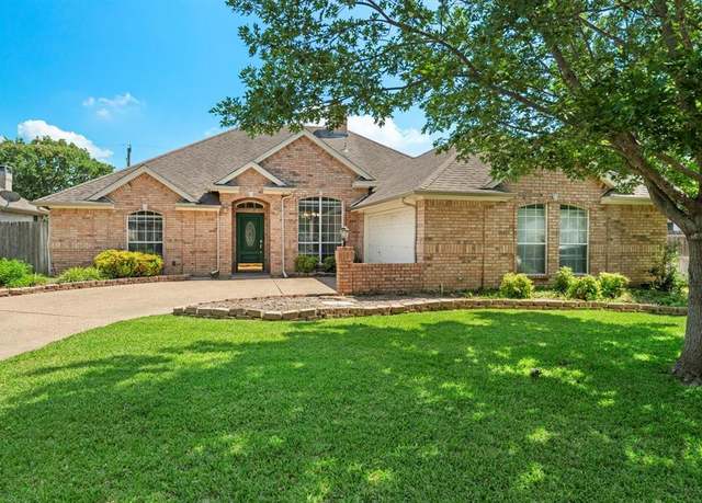 Property at 3310 Summergrove Dr, Arlington, TX 76001, 4 beds, 2.5 baths