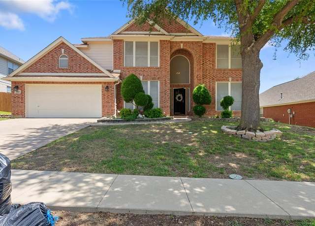Property at 4620 Friars Ln, Grand Prairie, TX 75052, 5 beds, 3.5 baths
