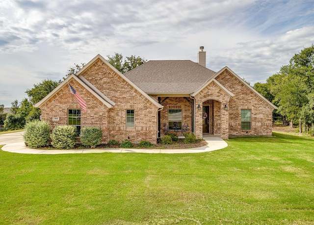 Property at 404 Lacey Oak Ct, Weatherford, TX 76085, 3 beds, 2 baths