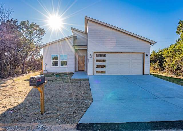 Property at 3501 Brazos River Dr, Granbury, TX 76048, 3 beds, 2 baths