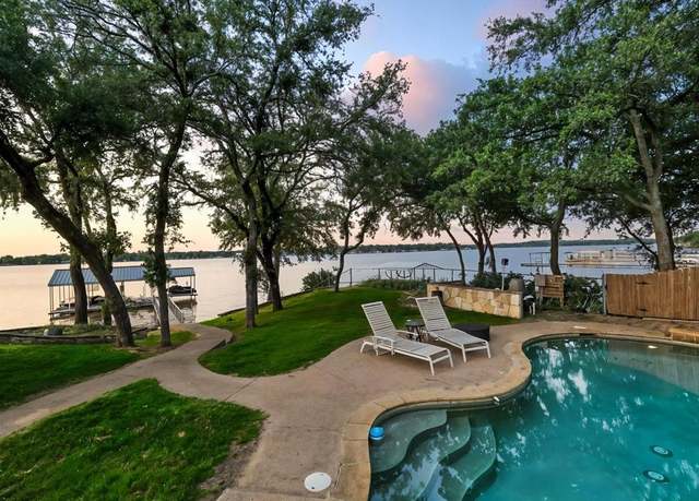 Property at 7070 Briar Rd, Azle, TX 76020, 4 beds, 3 baths