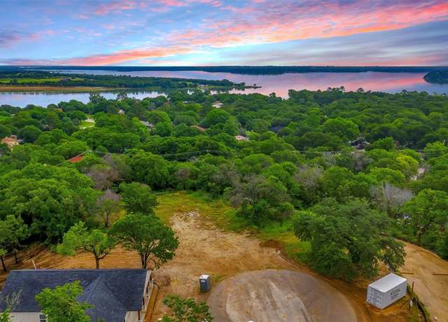 Property at 548 Cresthaven Ct, Azle, TX 76020