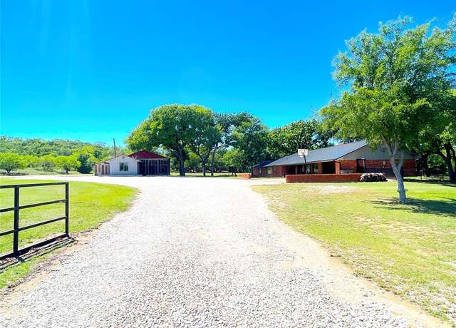 Property at 712 State Highway 67, Graham, TX 76450, 3 beds, 3 baths