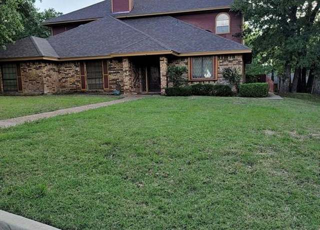 Property at 4330 Willow Bnd, Arlington, TX 76107, 5 beds, 4.5 baths