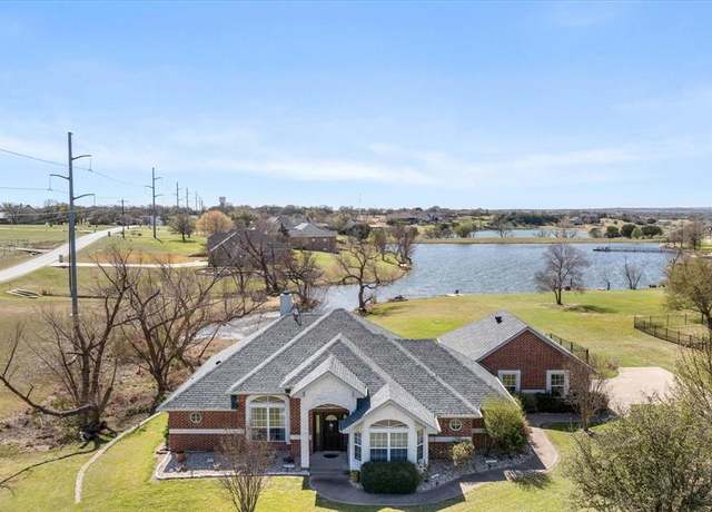 Property at 1611 Lady Amber Ln, Granbury, TX 76049, 4 beds, 3 baths