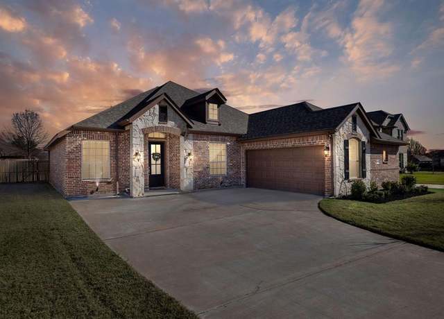 Property at 550 Clifton Ct, Midlothian, TX 76065, 4 beds, 2 baths