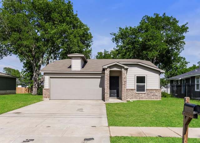 Property at 2301 Dillard St, Fort Worth, TX 76105, 3 beds, 2 baths