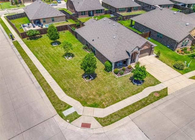 Property at 324 Jefferson Ln, Fate, TX 75189, 3 beds, 2 baths