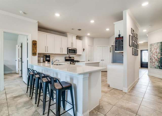 Property at 324 Jefferson Ln, Fate, TX 75189, 3 beds, 2 baths