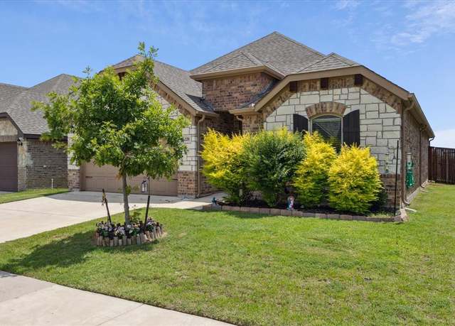 Property at 228 Bayonet Dr, Fort Worth, TX 76108, 3 beds, 2 baths