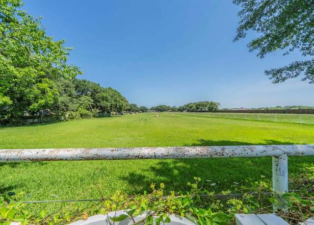 Property at 3207 Arcadia Dr, Arlington, TX 76017, 4 beds, 2 baths