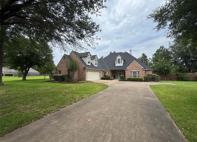 Property at 120 Windmere St, Lumberton, TX 77657, 5 beds, 3.5 baths