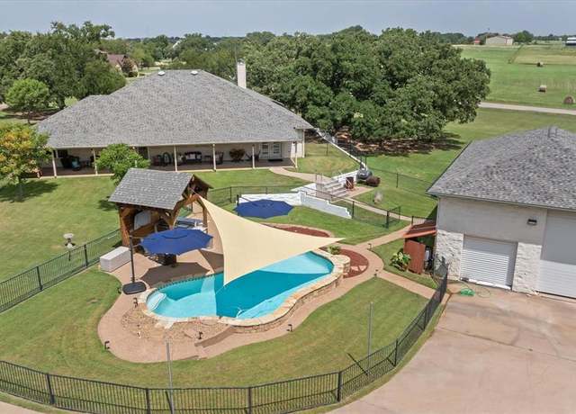 Property at 2611 Wills Way Dr, Granbury, TX 76049, 3 beds, 3 baths