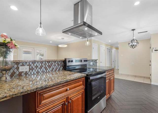 Property at 510 Birchwood Cir, Mesquite, TX 75149, 3 beds, 1.5 baths