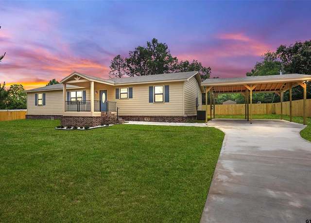 Property at 2409 Waterwood Dr, Chandler, TX 75758, 3 beds, 2 baths