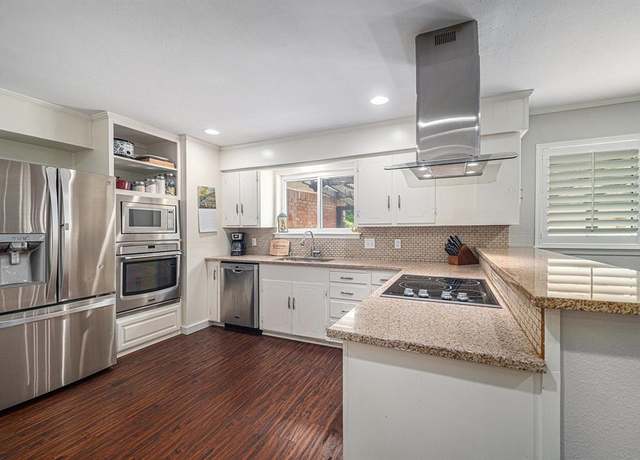 Property at 5816 Whitman Ave, Fort Worth, TX 76133, 4 beds, 2 baths