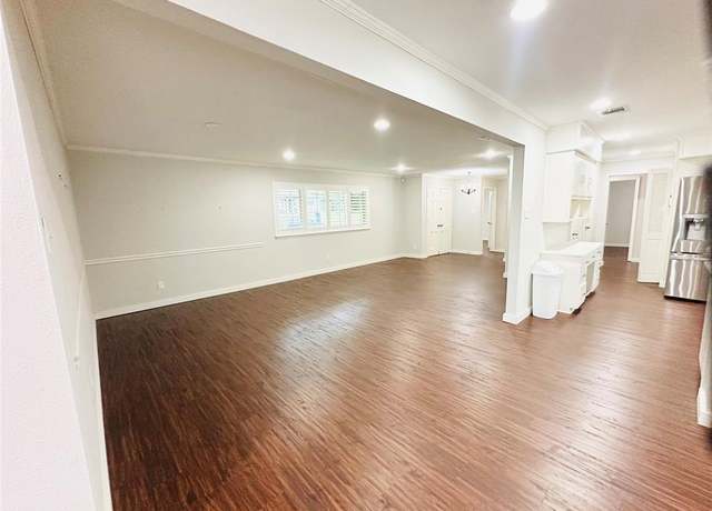 Property at 5816 Whitman Ave, Fort Worth, TX 76133, 4 beds, 2 baths