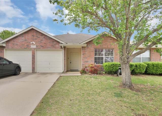 Property at 8300 Southern Prairie Dr, Fort Worth, TX 76123, 4 beds, 2 baths