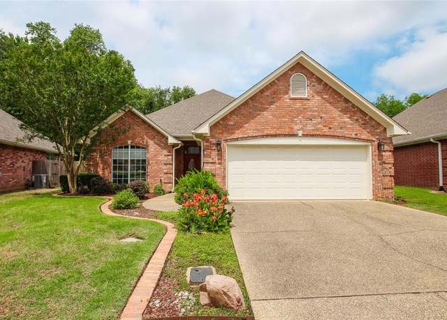 Property at 5816 Hollybrook Dr, Tyler, TX 75703, 3 beds, 2 baths