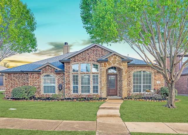 Property at 1237 Bay Line Dr, Rockwall, TX 75087, 5 beds, 3 baths