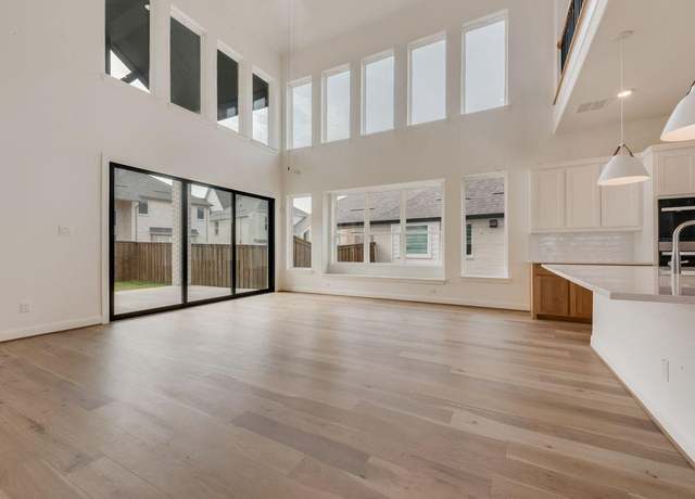 Property at 1717 Rodeo Dr, Celina, TX 75009, 5 beds, 4 baths