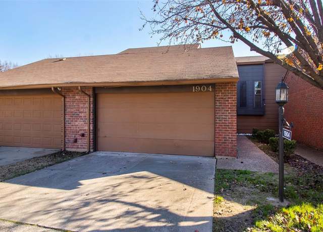 Property at 1904 Wilshire Dr, Irving, TX 75061, 2 beds, 2 baths