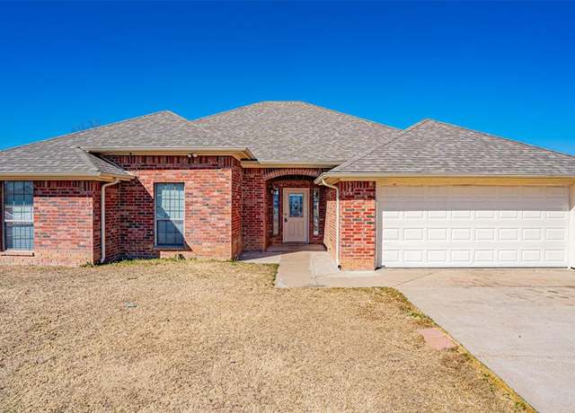Property at 622 Parker Ln, Granbury, TX 76048, 4 beds, 2 baths