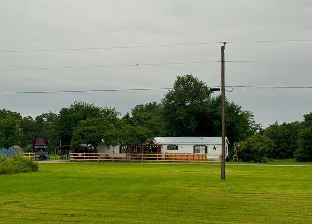 Property at 134 Saint Michaels Dr, Trinidad, TX 75163, 3 beds, 2 baths