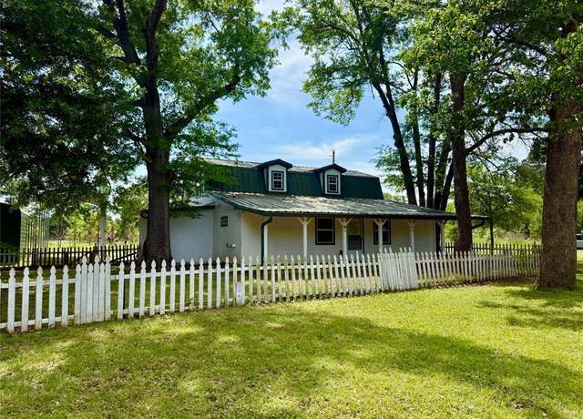 Property at 111 County Road 2156, Quitman, TX 75783, 2 beds, 2.5 baths