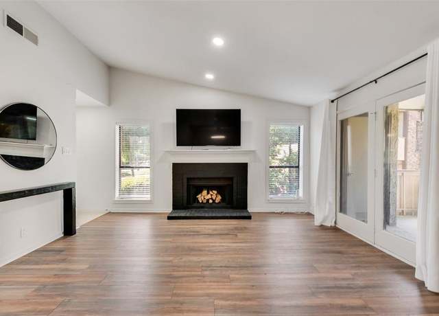Property at 2006 Cloisters Dr #2520, Arlington, TX 76011, 1 bed, 1 bath