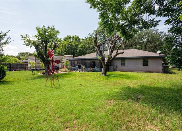 Property at 1229 Surry Place Dr, Cleburne, TX 76033, 3 beds, 2 baths
