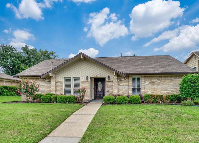 Property at 2622 Fallcreek Dr, Carrollton, TX 75006, 3 beds, 2 baths