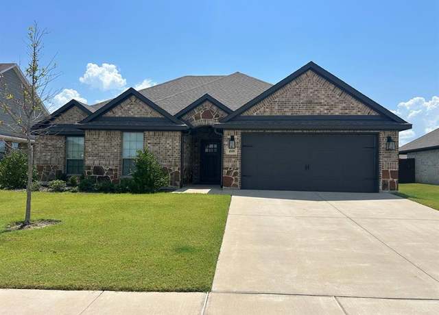 Property at 4808 Elite Dr, Sanger, TX 76266, 3 beds, 2 baths