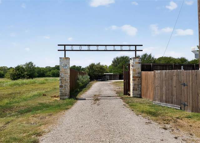 Property at 940 Rowlett Rd, Rowlett, TX 75088, 3 beds, 2 baths