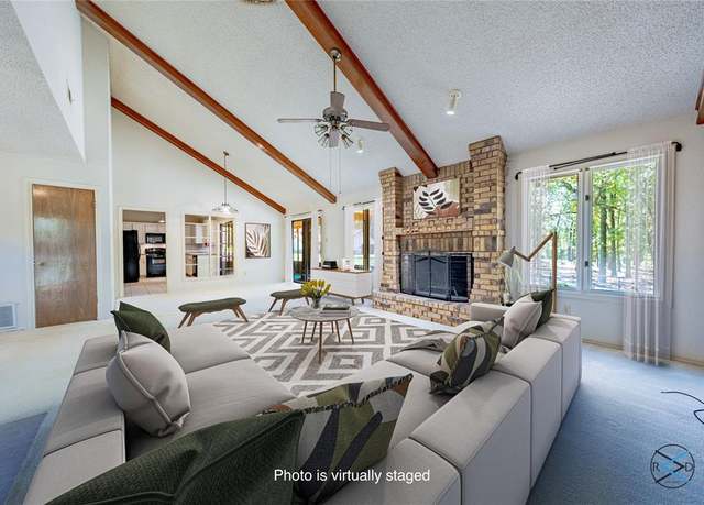 Property at 172 Colonial Dr, Mabank, TX 75156, 3 beds, 2 baths