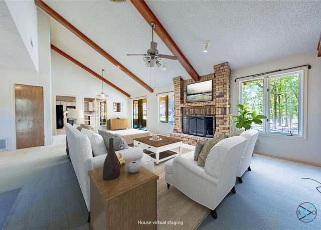 Property at 172 Colonial Dr, Mabank, TX 75156, 3 beds, 2 baths