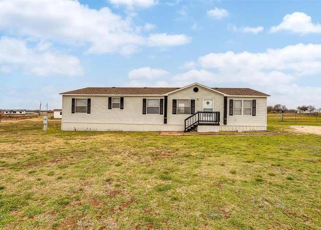 Property at 9204 Kansas St, Joshua, TX 76058, 3 beds, 2 baths