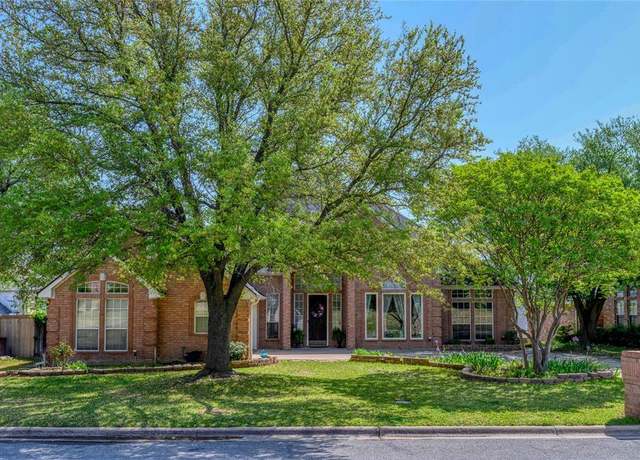 Property at 2101 Bois D Arc Dr, Sherman, TX 75092, 3 beds, 2.5 baths
