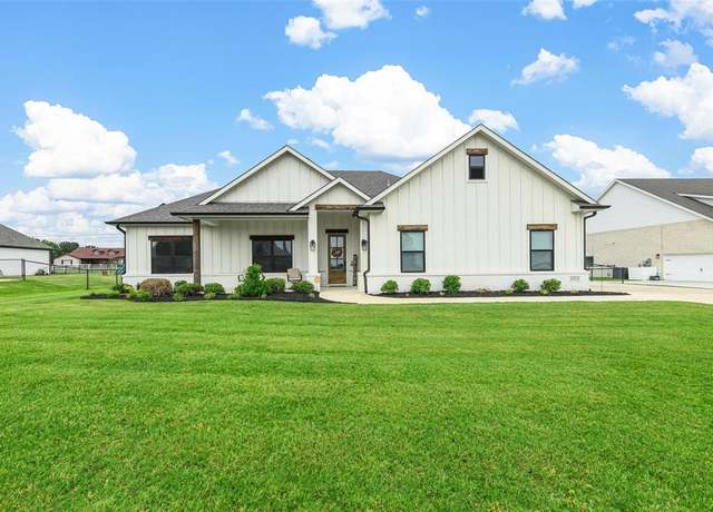 Property at 1511 Horseshoe Ct, Justin, TX 76247, 4 beds, 2.5 baths