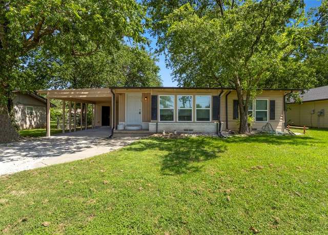 Property at 1305 Anthony St, Gainesville, TX 76240, 3 beds, 2 baths