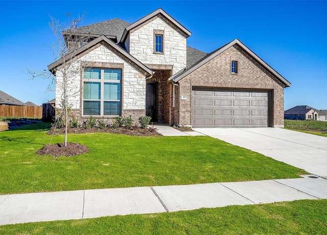Property at 152 Trinity St, Grandview, TX 76050, 4 beds, 3 baths