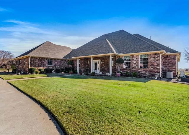 Property at 876 Equestrian Dr, Rockwall, TX 75032, 4 beds, 3.5 baths