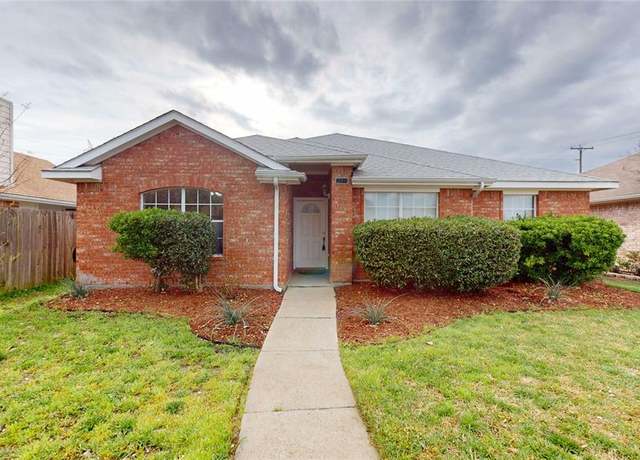 Property at 215 Piccadilly Cir, Wylie, TX 75098, 3 beds, 2 baths