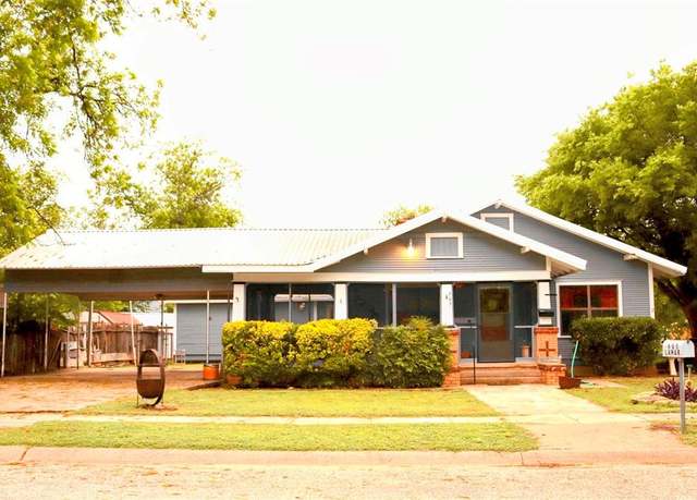 Property at 605 W Lamar St, Winters, TX 79567, 3 beds, 2 baths