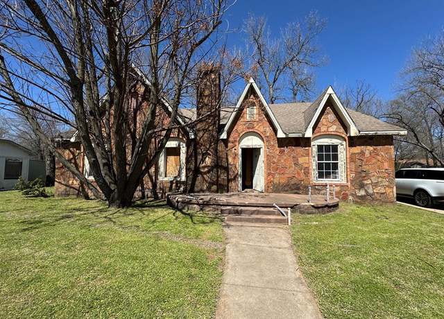 Property at 401 Pine Bluff St, Paris, TX 75460, 5 beds, 3 baths
