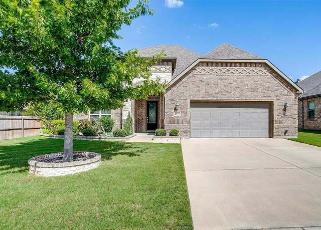 Property at 1653 Laramie Ln, Burleson, TX 76028, 4 beds, 3 baths