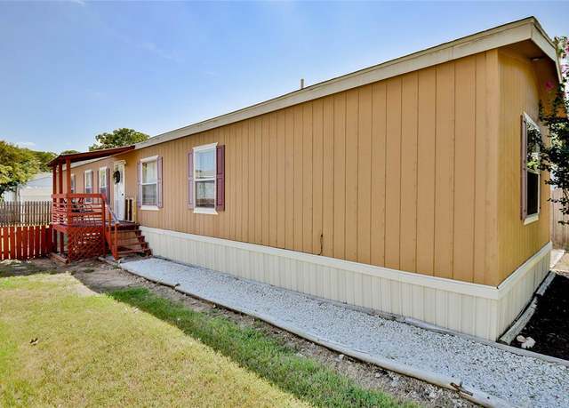 Property at 6631 Dayla Ct, Granbury, TX 76049, 3 beds, 2 baths