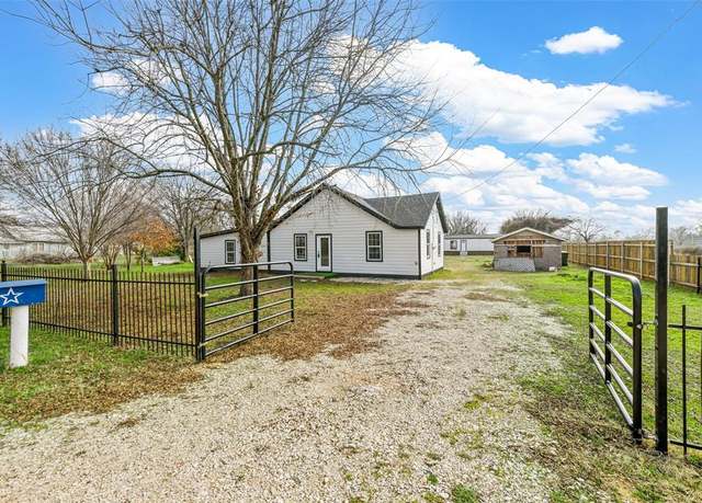 Property at 1445 Rogers Rd, Newark, TX 76071, 7 beds, 3.5 baths