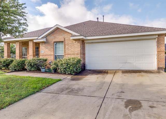 Property at 2101 Thistle Ln, Forney, TX 75126, 3 beds, 2.5 baths