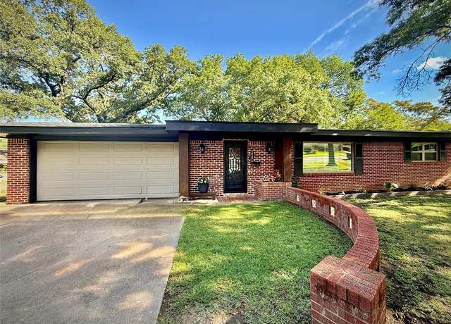 Property at 1415 Scenic Dr, Graham, TX 76450, 4 beds, 2.5 baths